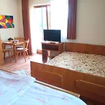 Haus Christof Private Naehe Woerthersee Und Ossiacher *
